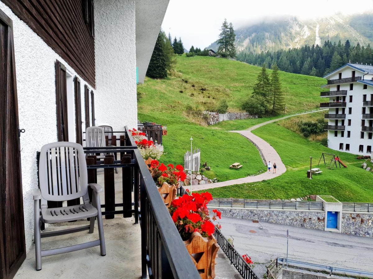 Hotel Des Alpes Фополо Екстериор снимка