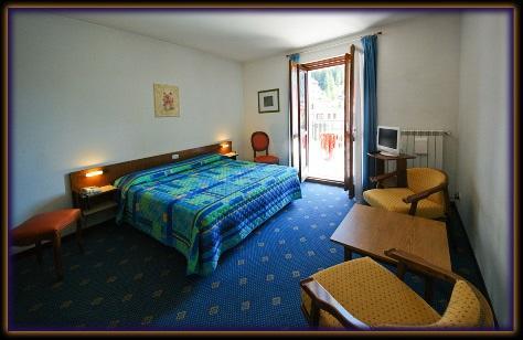 Hotel Des Alpes Фополо Екстериор снимка
